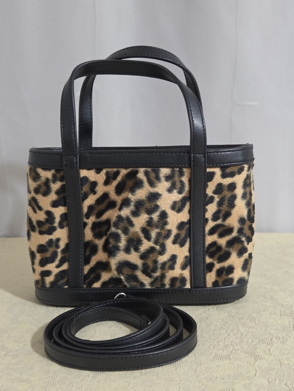 Amanda Smith - Vintage Soft Faux Leopard/Leather Small Crossbody/Tote